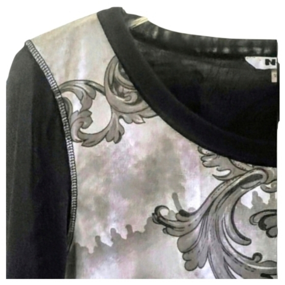 All Over MGM Print 3/4 Sleeve Sheer Arm Mesh. Longsleeve Dames & Dogs. L - Picture 4 of 7